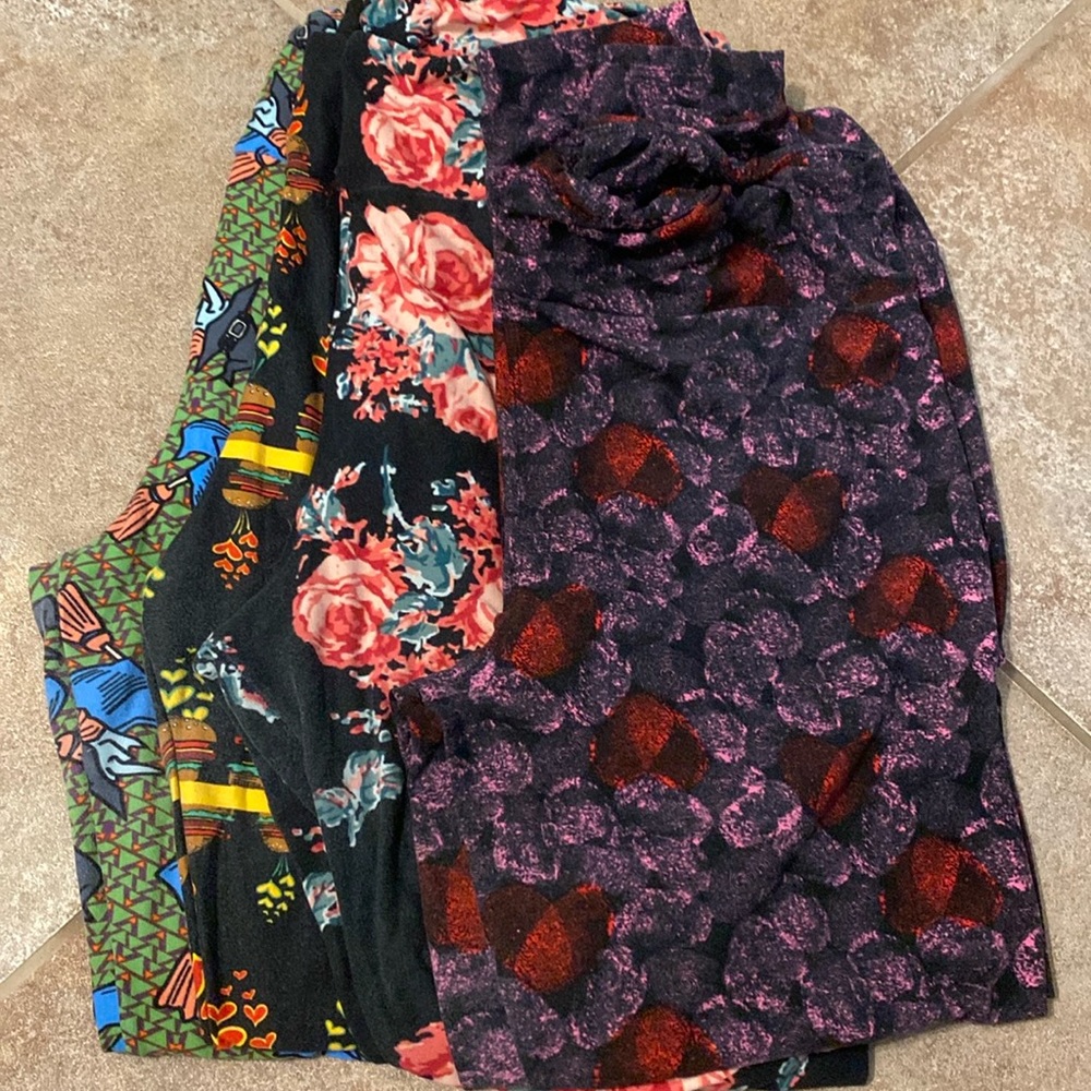 Women’s Leggings Set of 4 - Stretchy Can Fit Sizes 14-22